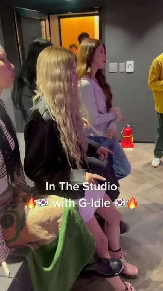 230430 (G)I-DLE  - Dimitri Vegas @ TikTok