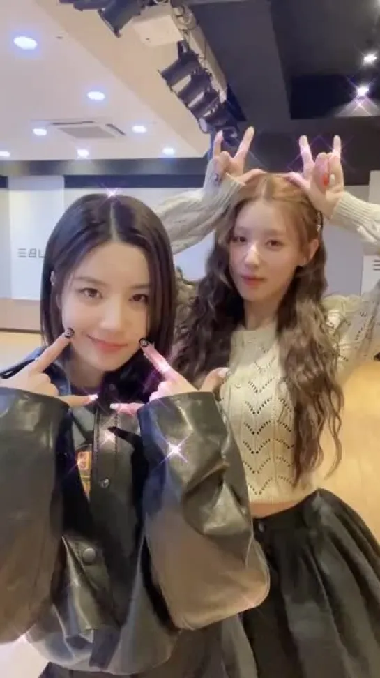 220324 Miyeon with Eunbi @ SNS TiKTok