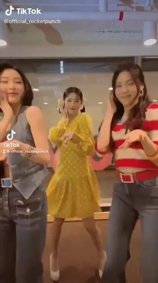 210602 (G)I-DLE's Miyeon with Rocket Punch @ TikTok, Other SNS