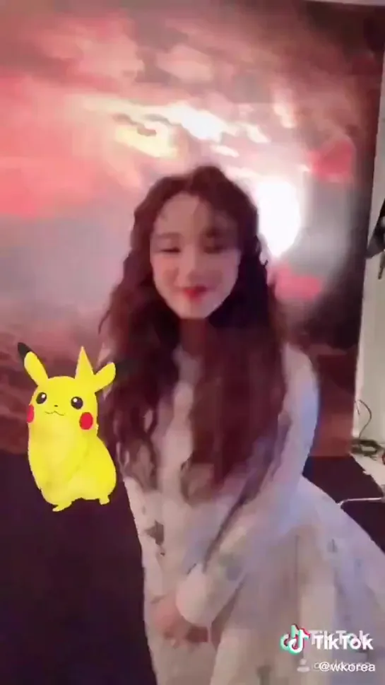 201223 (G)I-DLE's Yuqi @ W Korea TikTok