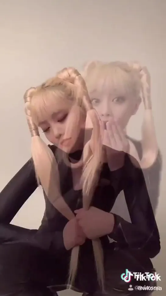 201223 (G)I-DLE's Minnie @ W Korea TikTok