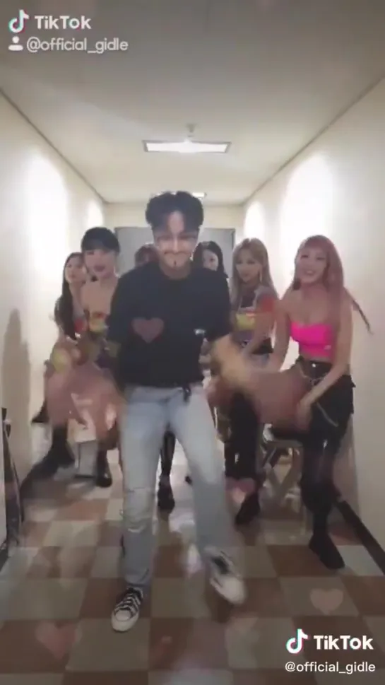 200814 (G)I-DLE with VIXX's Ravi @ TikTok