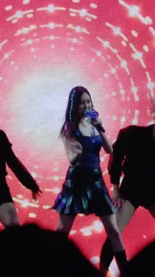 220430 Galaxy Fan Party Sunmi Gashina fancam