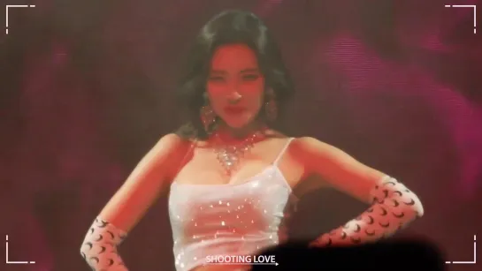 190604 SUNMI - Full Moon @ THE 1st WORLD TOUR [WARNING] in Amsterdam