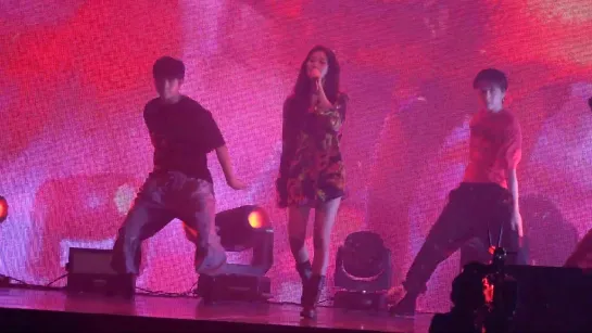 190413 SUNMI - Burn @ THE 1st WORLD TOUR [WARNING] in Hong Kong