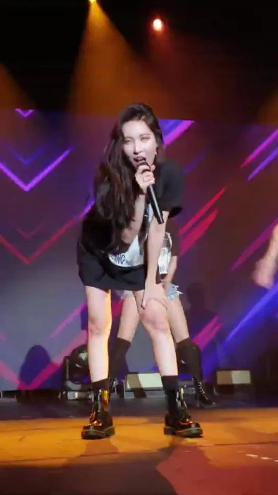 190306 SUNMI - Gashina @ THE 1st WORLD TOUR [WARNING]  in San Francisco