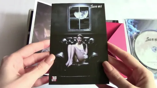 Unboxing Sunmi 1st Mini Album - Full Moon