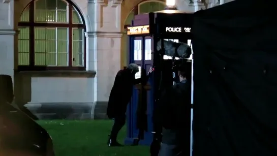 Peter Capaldi filming 10th season of Doctor Who [24 june 2016 night]