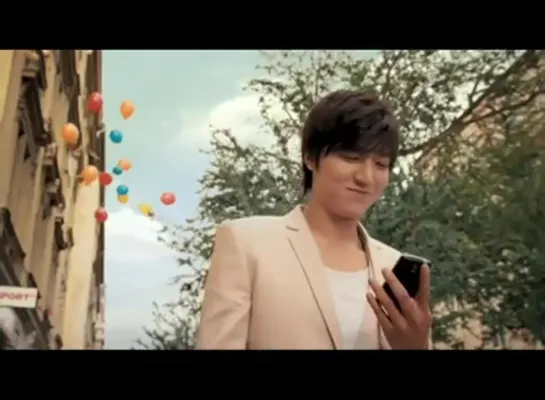 Lee Min Ho & LG Optimus ONE. 2013 Cr: LG Electronics Philippines