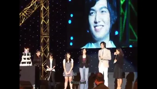 20091221 LEE MIN HO First Love With Singapore FM - “We Wish U A Merry Christmas”. Cr:  wenroad