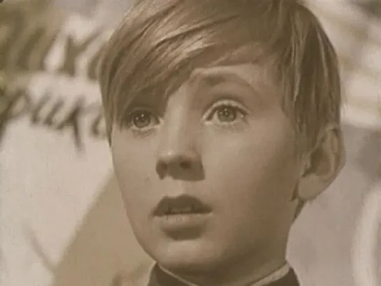 Мальчик и голубь. (1961).