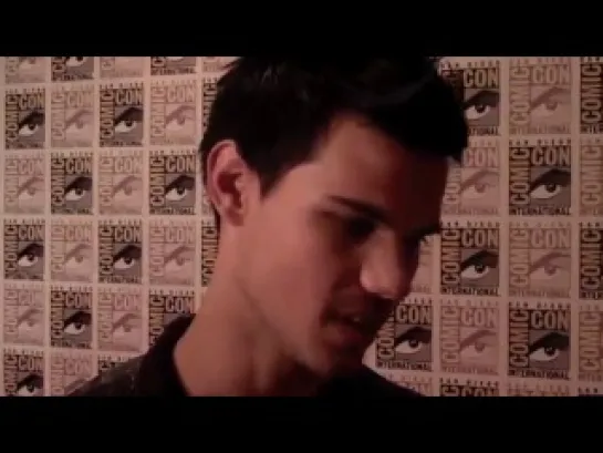 Snakkle Catches Up with Taylor Lautner at Comic Con 2011!