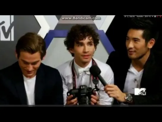 ComicCon2013-The Mortal Instruments cast interview-MTV.Part 3