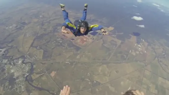 GUY HAS SEIZURE WHILE SKYDIVING