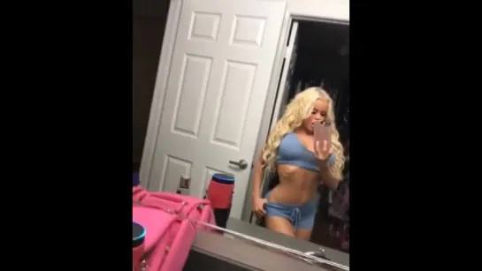 Nikki Delano сочная зрелая сучка и ее большие сладкие сиськи и большая сочная жопа, секс мамка мильфа жопы