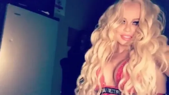 Nikki Delano сочная зрелая сучка и ее большие сладкие сиськи и большая сочная жопа, секс мамка мильфа жопы