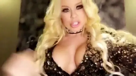 Nikki Delano сочная зрелая сучка и ее большие сладкие сиськи и большая сочная жопа, секс мамка мильфа жопы