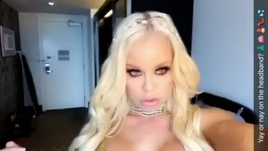 Nikki Delano сочная зрелая сучка и ее большие сладкие сиськи и большая сочная жопа, секс мамка мильфа жопы