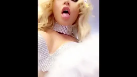 Nikki Delano сочная зрелая сучка и ее большие сладкие сиськи и большая сочная жопа, секс мамка мильфа жопы