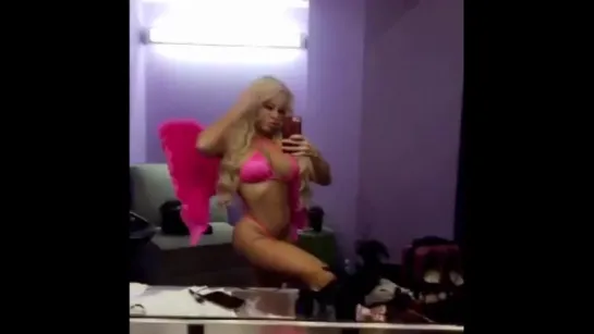 Nikki Delano сочная зрелая сучка и ее большие сладкие сиськи и большая сочная жопа, секс мамка мильфа жопы