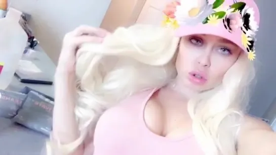 Nikki Delano сочная зрелая сучка и ее большие сладкие сиськи и большая сочная жопа, секс мамка мильфа жопы