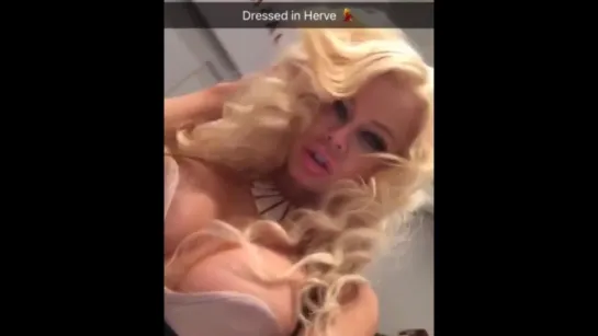 Nikki Delano сочная зрелая сучка и ее большие сладкие сиськи и большая сочная жопа, секс мамка мильфа жопы