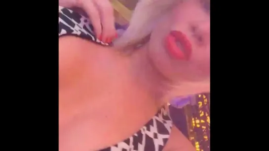 Nikki Delano сочная зрелая сучка и ее большие сладкие сиськи и большая сочная жопа, секс мамка мильфа жопы