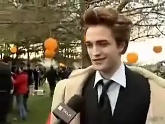 etalk twilight interview with robert pattinson 1