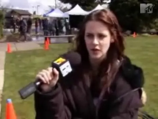 Twilight! Kristen Stewart MTV On-Set Interview 2