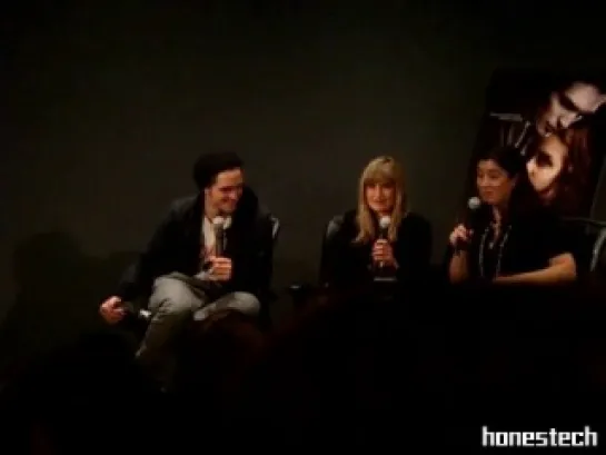 Robert Pattinson & Catherine Hardwicke - Apple store Pt3