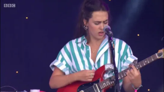 Hinds - Live at Glastonbury 2016