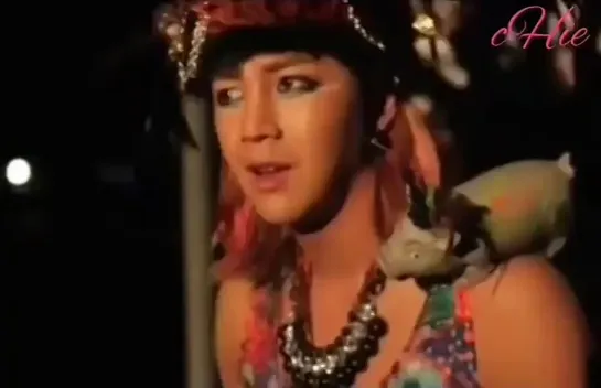 indian Summer DVD making fragment ~ JKS & pig