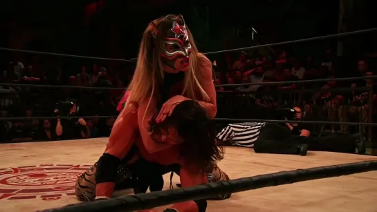 Johnny Mundo vs Sexy Star(Gift of the Gods title)