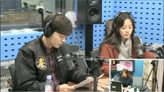 30.10.17 Ёнджи и  Son Seungwon,  на SBS Power FM Park Sohyun's Love Game.