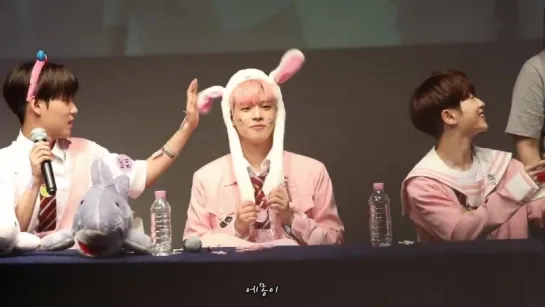 180616 • sinchon fansign • Hyojin