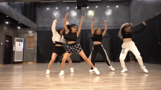 DIONE - 'Bling Bling' Dance Practice [Mirrored]