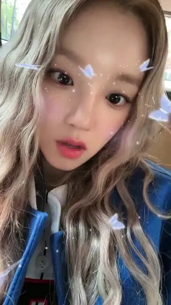 230430 Yuqi @ Weibo