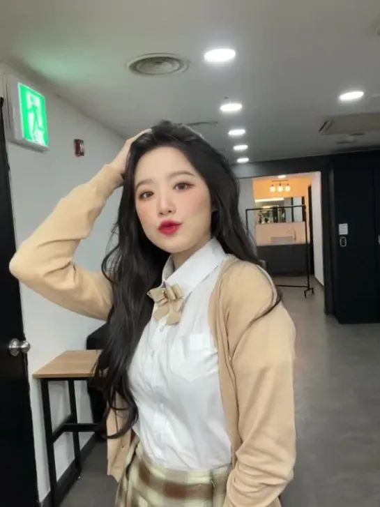 220521 Shuhua @ Weibo Live Photo