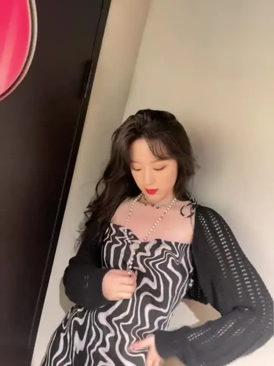 220415 (G)I-DLE's Shuhua @ Weibo