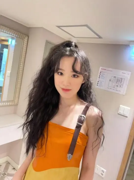 220409 (G)I-DLE's Shuhua @ Weibo