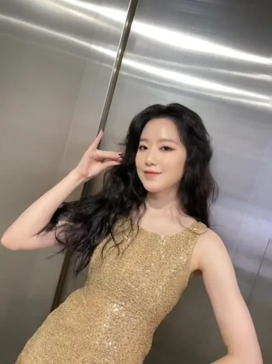 220407 Shuhua @ Weibo Live Photo