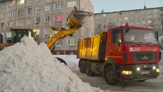 Борьба со снегопадом в Кировске