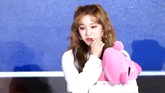 190425  (G)I-DLE YUQI - Keep Running @ Fancam