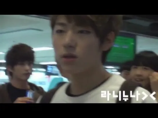 [FANCAM] 11.09.18 Airport Zico