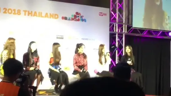 180930 (G)I-DLE's Miyeon and Minnie - Meet&Greet KCON in Thailand @ Fancam