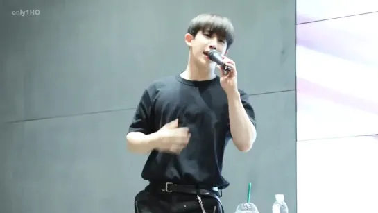 [Fancam][10.11.2018]  fansign in Yeonsan