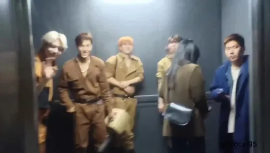 [Fancam][02.11.2018] After Fansign in Gangnam