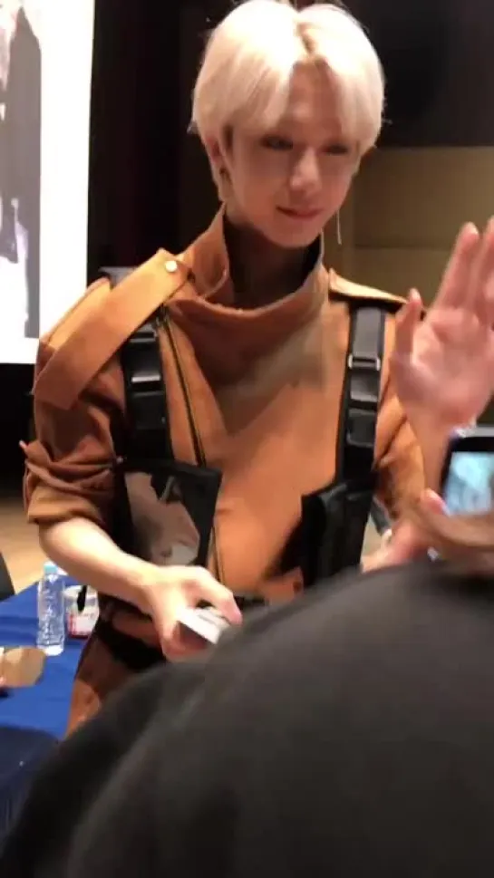 [Fancam][02.11.2018] Fansign in Gangnam