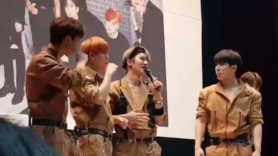 [Fancam][02.11.2018] Fansign in Gangnam