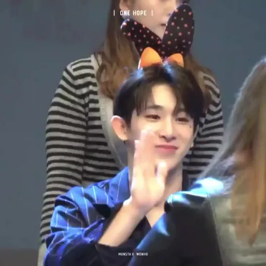 [Fancam][26.10.2018] fansign by Synnara